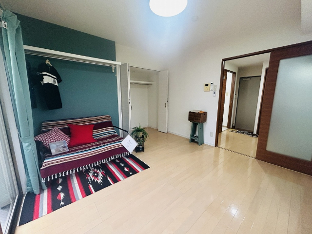 居室・リビング　家具は入居時に撤去します。