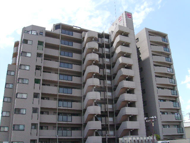 姫路市東辻井のマンションの建物外観