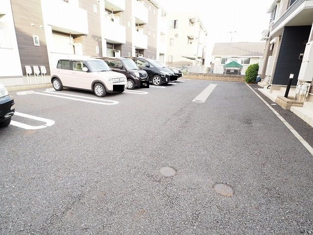 【レアルの駐車場】