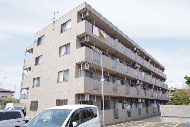 海老名市社家のマンションの建物外観