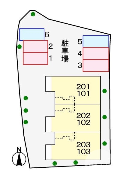 【堺市美原区北余部のアパートの駐車場】