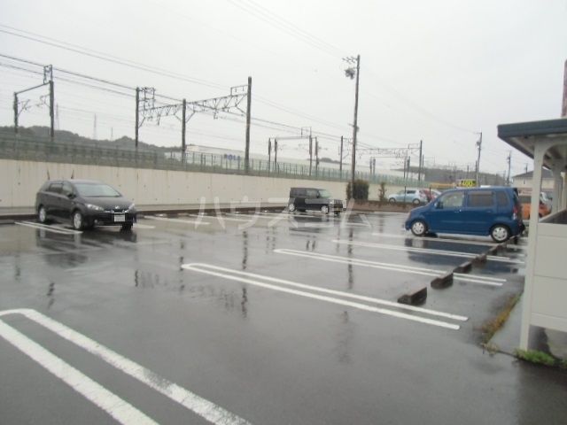 【袋井市愛野東のマンションの駐車場】