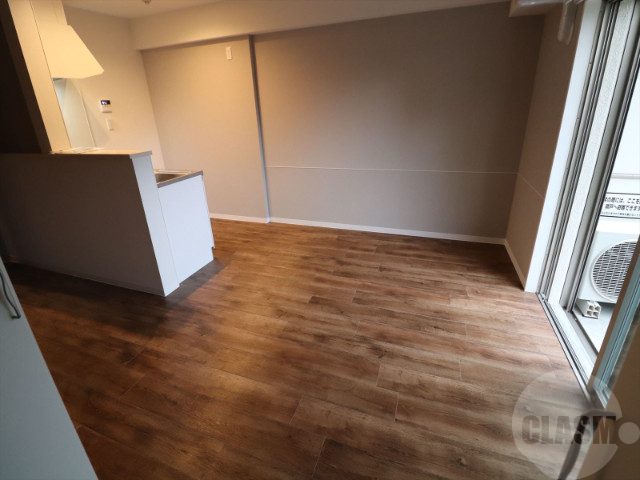 居室・リビング　１４帖の広々とした洋室