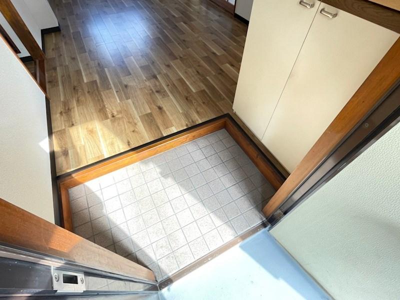 玄関　現況優先です