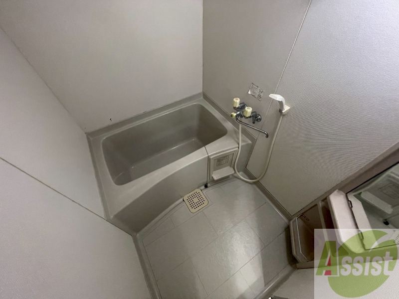 バス・シャワールーム　疲れを癒すには湯船でゆっくりするのが良いですよ。