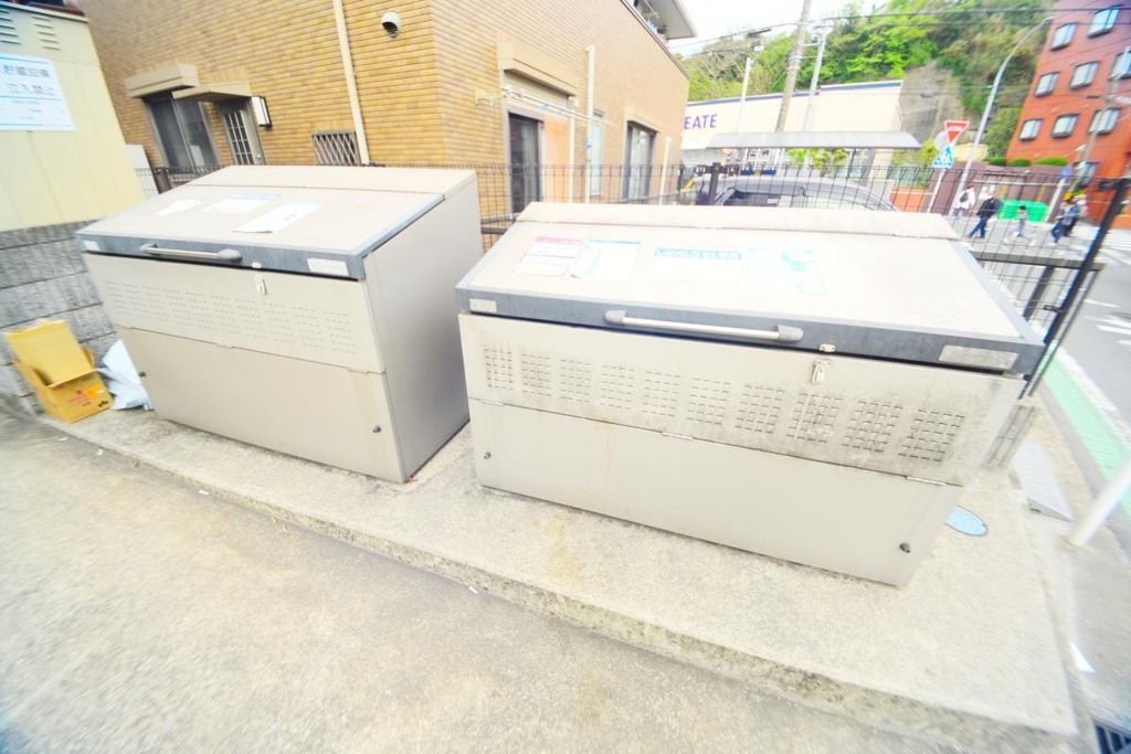 ドラックストア　ハックドラッグ磯子広町店（ドラッグストア）まで759m