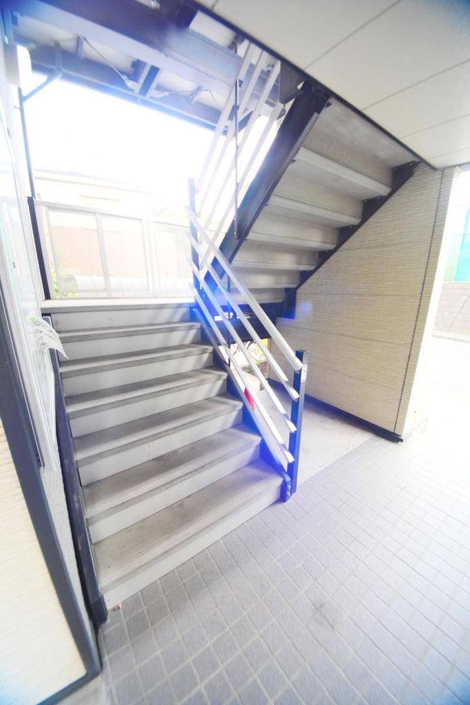 中学校　横浜市立汐見台中学校（中学校）まで1076m