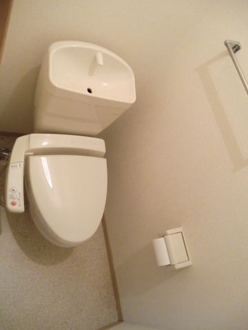 トイレ　ウォシュレット完備