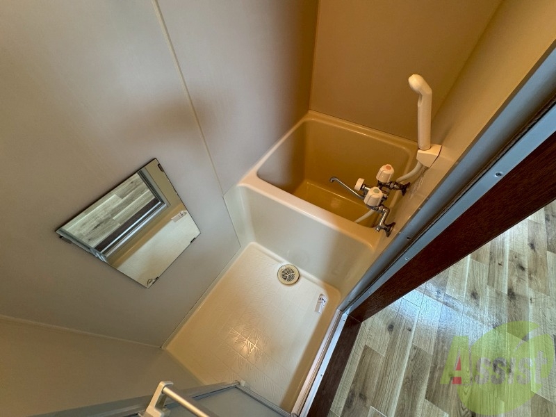 バス・シャワールーム　ユニットバスです。疲れを癒すのに欠かせませんね！