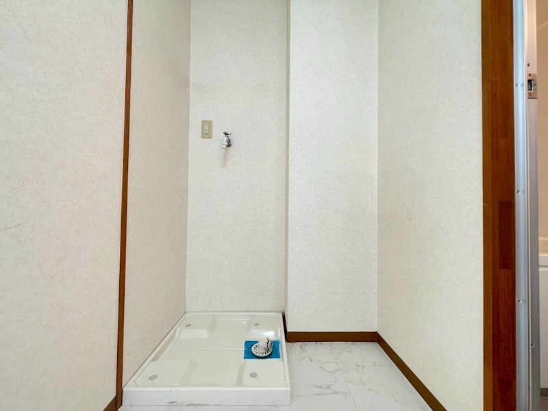 その他設備　洗濯機は脱衣場に置けます。