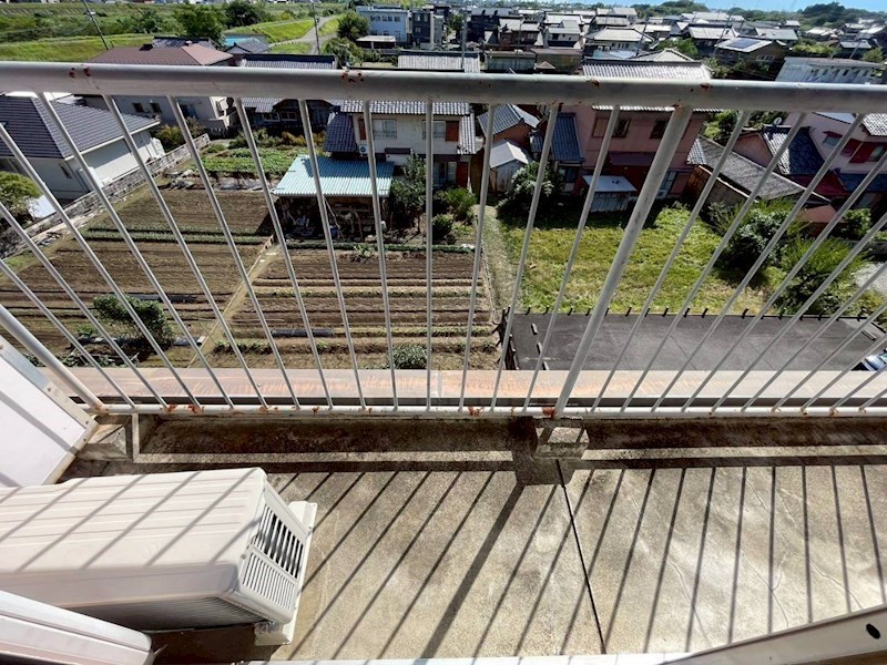 バルコニー　南向きのバルコニーですので、陽当たり良好です。