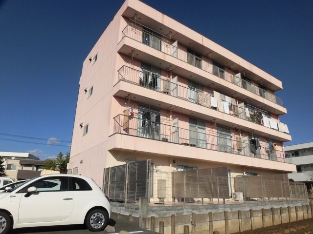 建物外観　可愛らしい外観のマンションです