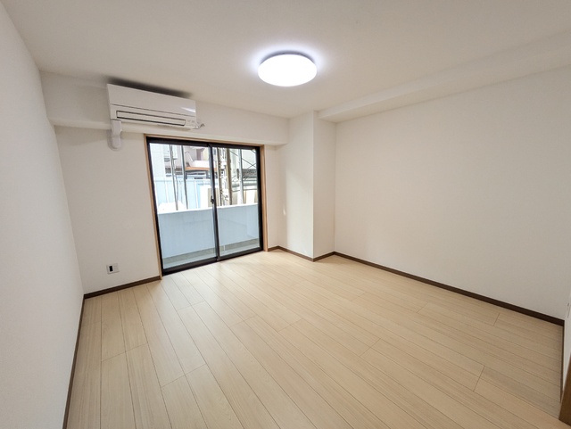 居室・リビング　※他部屋参考写真　居室内照明器具は設備対象外