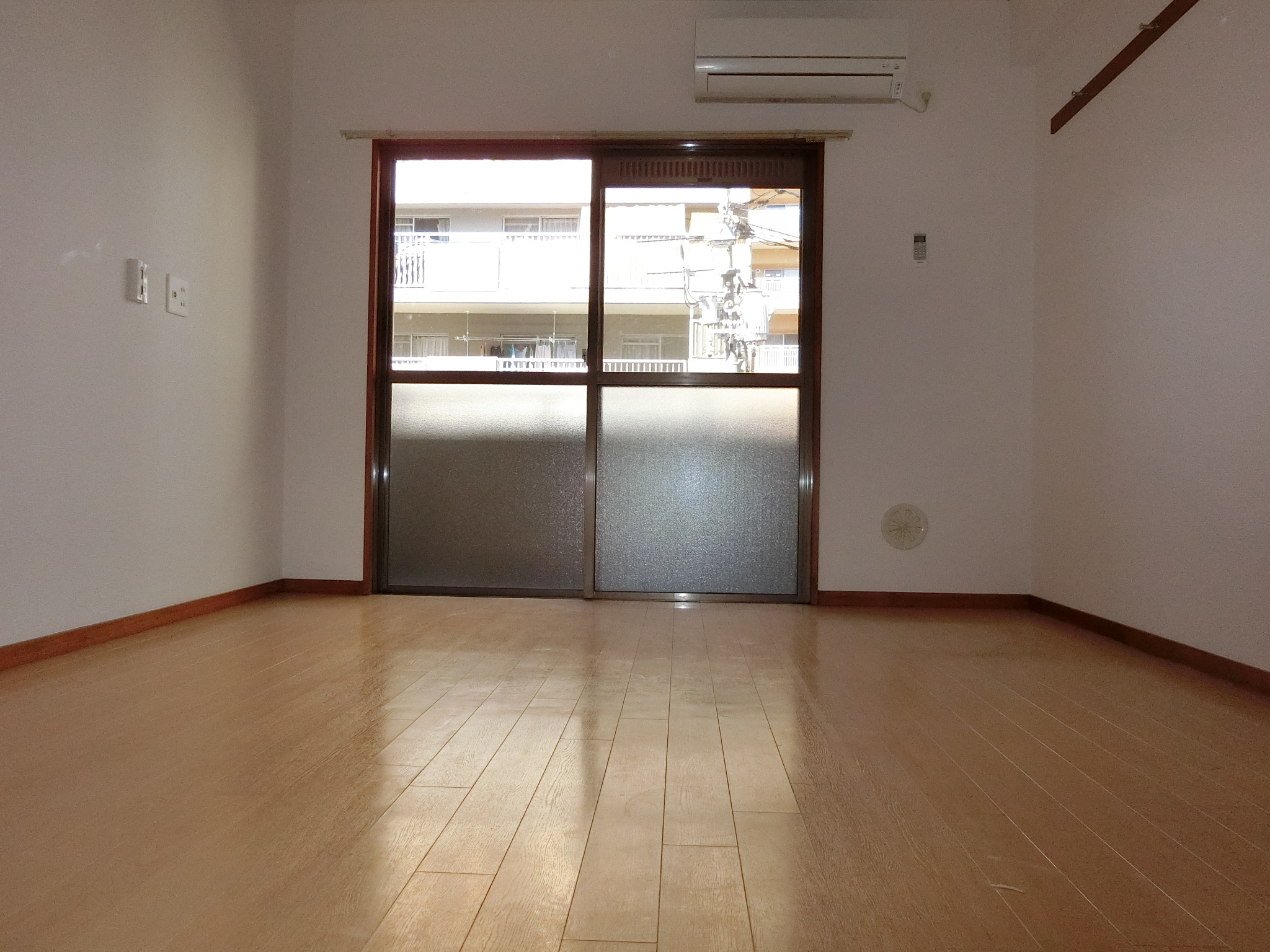 居室・リビング　写真は別のお部屋です。現況を優先させて頂きます。