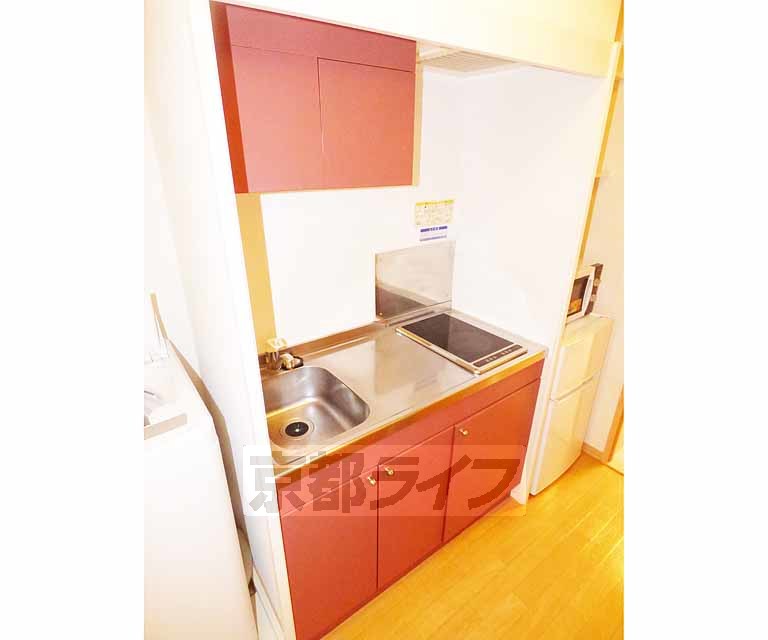 キッチン　電荷コンロ付きキッチン