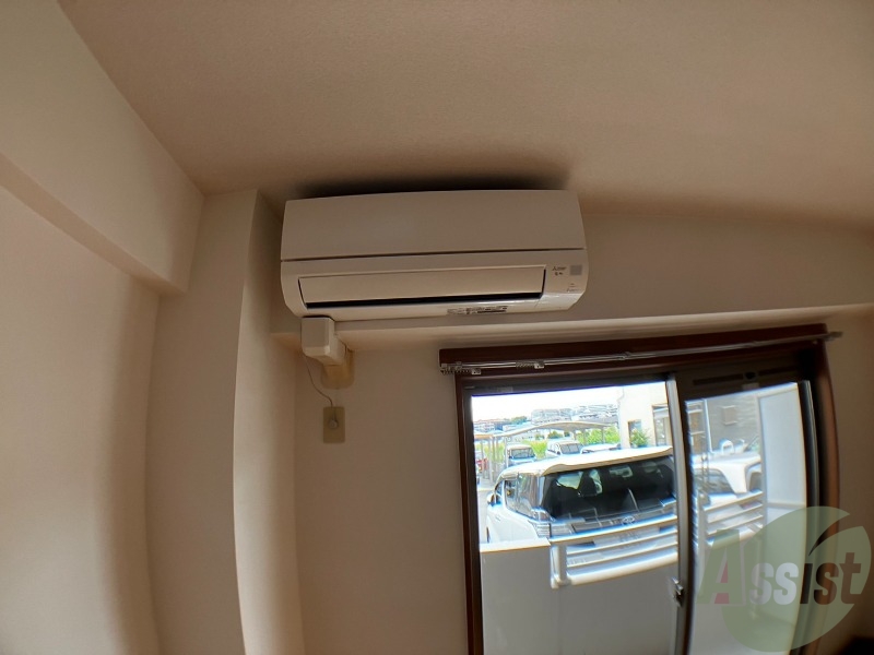 その他設備　エアコンも付いているので夏、冬とも活躍してくれますね。