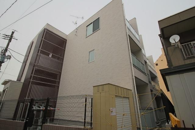 建物外観　駅とても近いです
