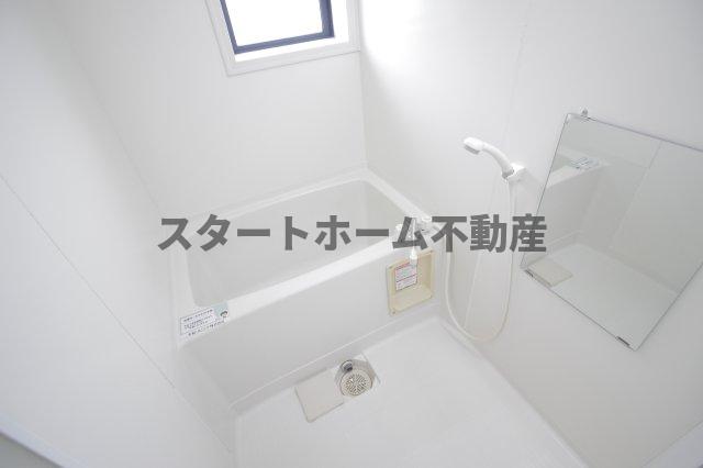 バス・シャワールーム　落ち着いた空間のお風呂です