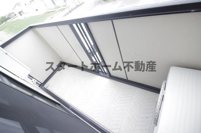 バルコニー　開放的で明るい空間を演出してくれるバルコニーです