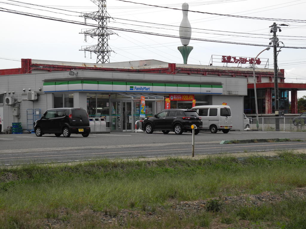 コンビニ　ファミリーマート五泉木越店（コンビニ）まで476m