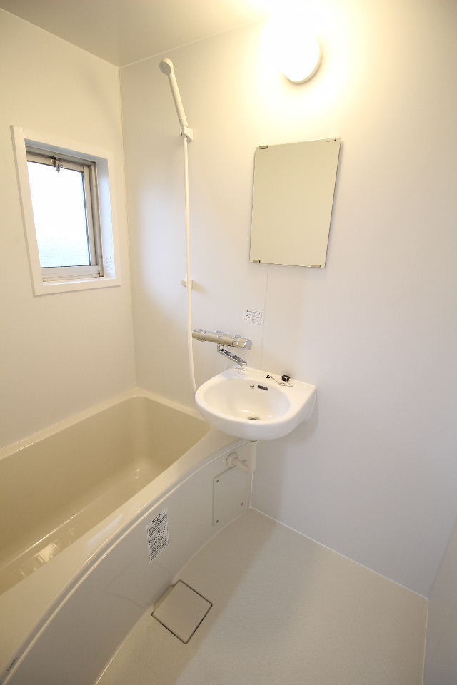 バス・シャワールーム　給湯・バストイレ別