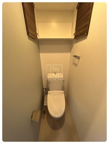 トイレ　コンフォリア京町堀　温水洗浄便座