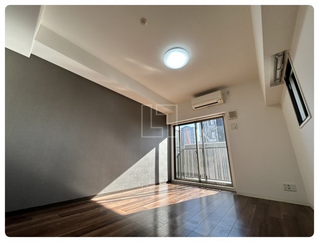 居室・リビング　コンフォリア京町堀　洋室