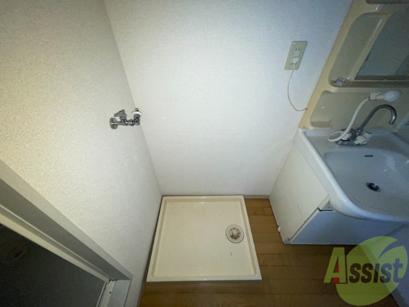 その他設備　洗濯パンが設置されており洗濯機も問題なく設置出来そうですね。