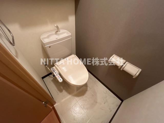 トイレ　シャワー付きのトイレです＊
