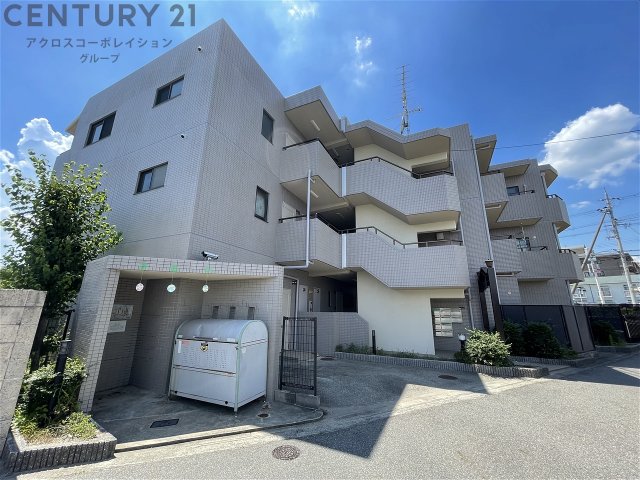 建物外観　居住者専用のごみ置き場があります！