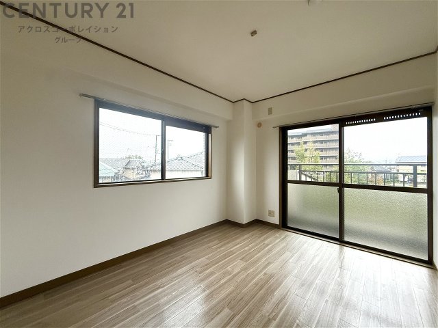 居室・リビング　日当たり良好です?