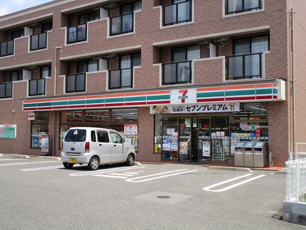 コンビニ　セブンイレブン金井入口店（コンビニ）まで573m