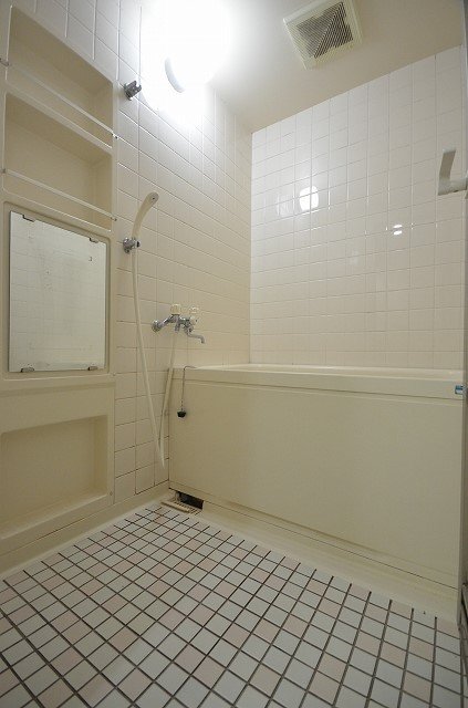 バス・シャワールーム　別号室の写真です