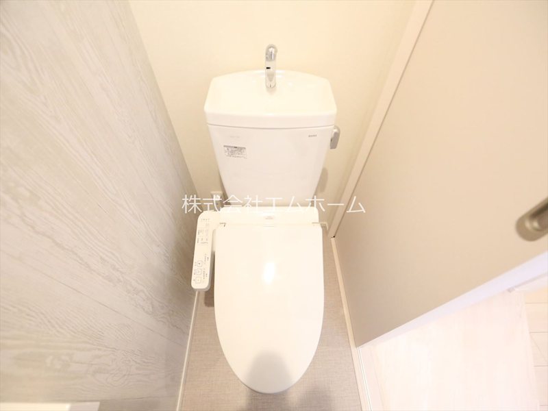 トイレ　温水洗浄暖房便座付トイレ