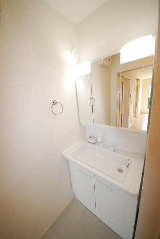 洗面設備　【ＲＥＩＷＡ　III】忙しい朝には欠かせない洗面所です