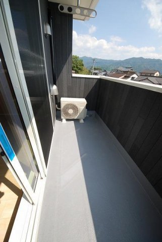 バルコニー　【ＲＥＩＷＡ　III】暖かな日差しのふりそそぐバルコニー