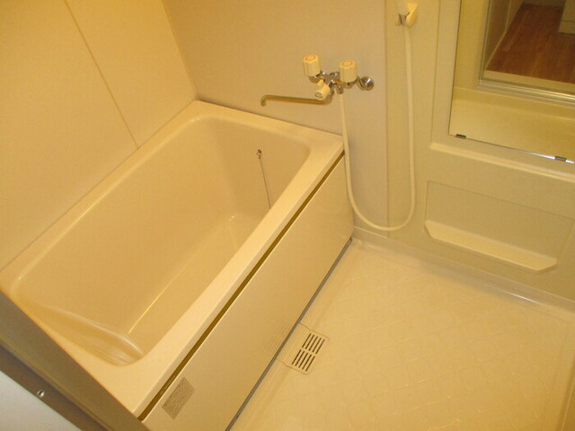 バス・シャワールーム　Ａ１０１（浴室）