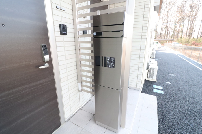 エントランス　宅配ボックス付きで不在時も安心。