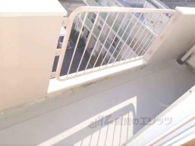 バルコニー　南ベランダ、５階で日差しを遮りません