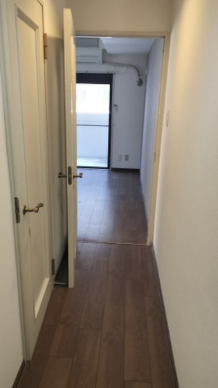 玄関　※他部屋の写真です。