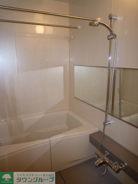 バス・シャワールーム　Dタイプ2009年9月撮影 同タイプ706号室の写真です。