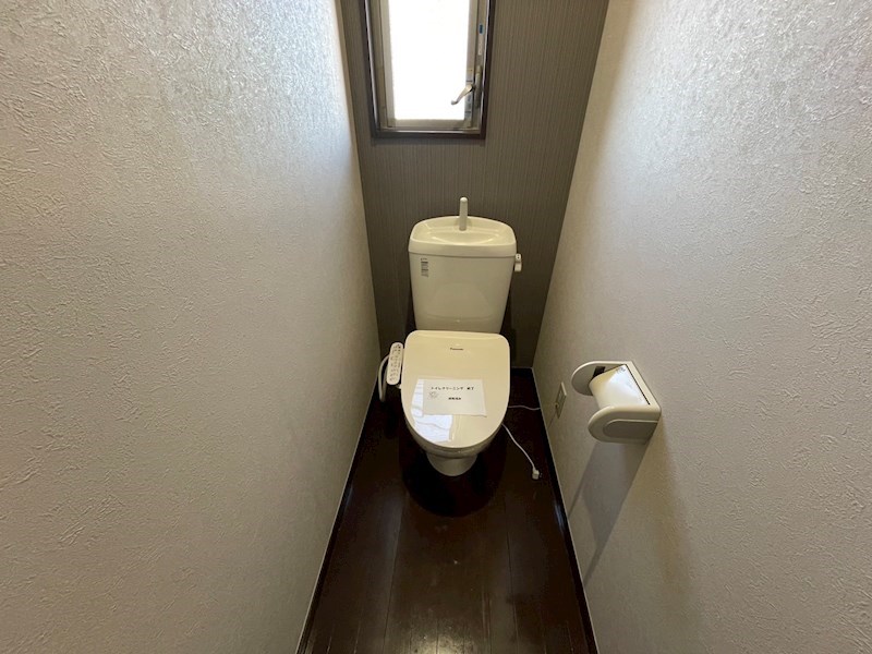 トイレ　ウォシュレット設備付き