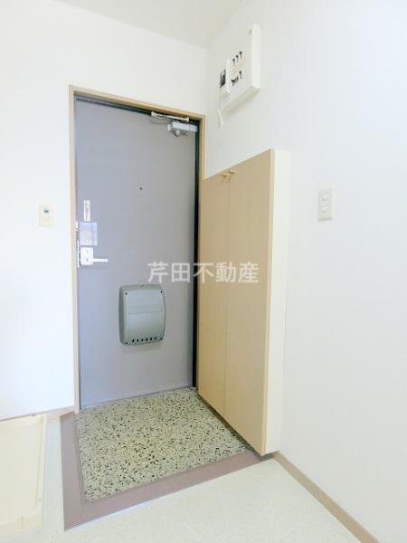 玄関　写真は別のお部屋のイメージです。現況優先