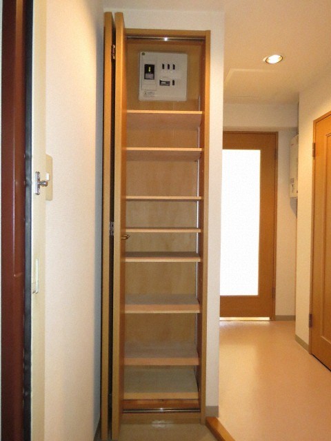 その他設備　玄関収納です♪
