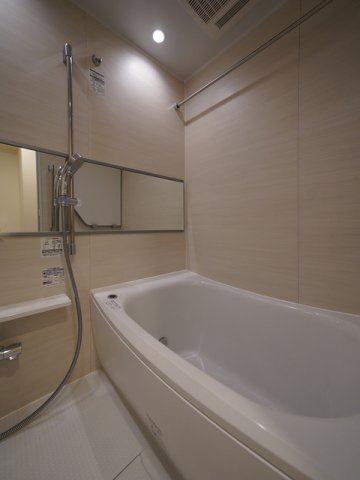 バス・シャワールーム　※写真は同タイプ住戸です。