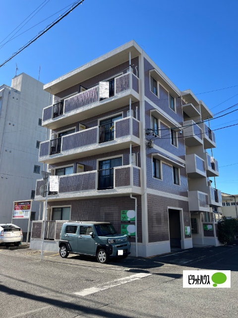 建物外観　令和４年８月外壁塗装済み