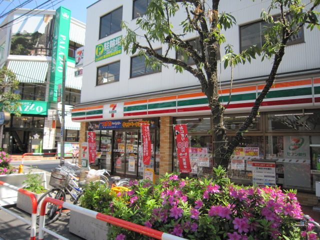 コンビニ　セブンイレブン　蕨東口１番街（コンビニ）まで400m