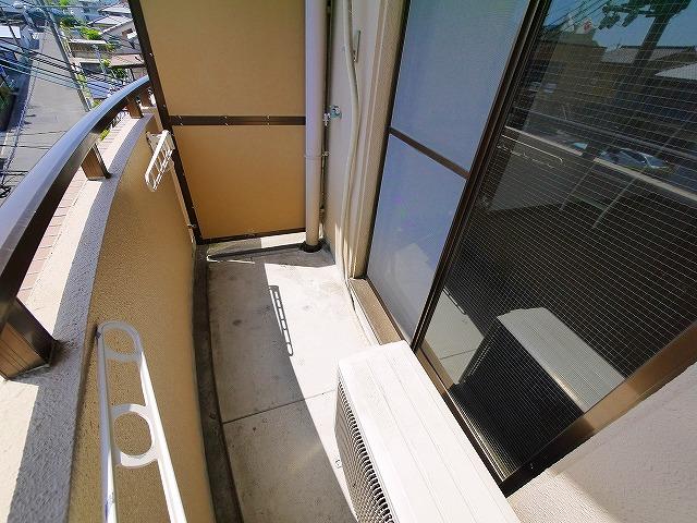 バルコニー　開放的で明るい空間を演出してくれるバルコニーです