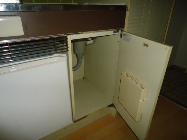 収納　キッチン下部収納