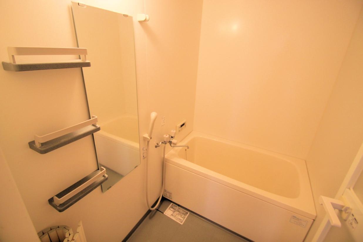 バス・シャワールーム　浴室は追炊き付